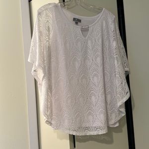 Women’s white top